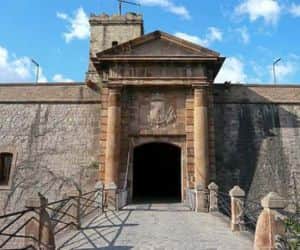 Castillo de Montjuïc, de Baluarte Defensivo a Icono Cultural