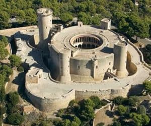 Descubre el Castillo de Bellver, Arquitectura Circular en Palma
