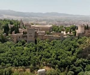 La Alhambra de Granada, el Palacio que te Enamorará