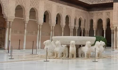 alhambra de granada patio de los leones