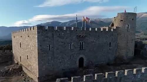 murallas castillo de la adrada