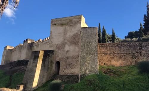 alcazaba de badajoz y murallas